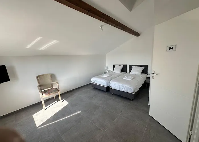 House With 5 Bedrooms Lechaffardcom Διαμέρισμα